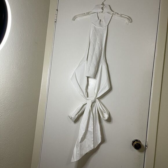 VENUS white halter crochet knit tie back sash top size medium - Picture 4 of 8